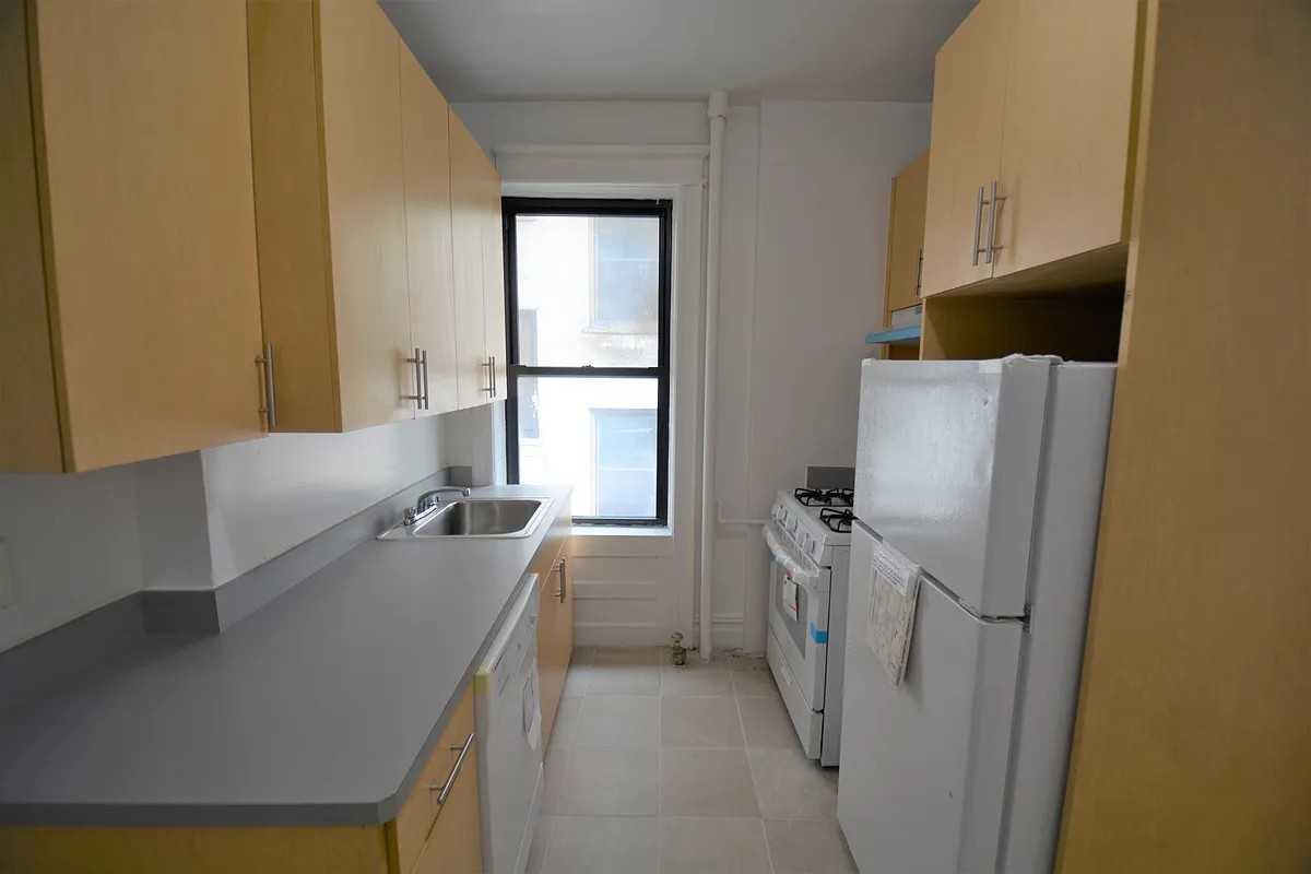 22-73 41st Street #8 - Photo 2 of 5