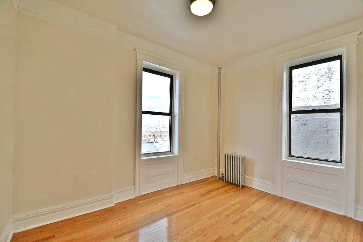 22-73 41st Street #8 - Photo 3 of 5