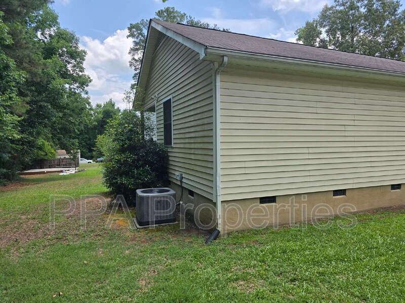 2408 Francis St - Photo 3 of 26