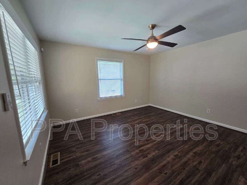 2408 Francis St - Photo 4 of 26
