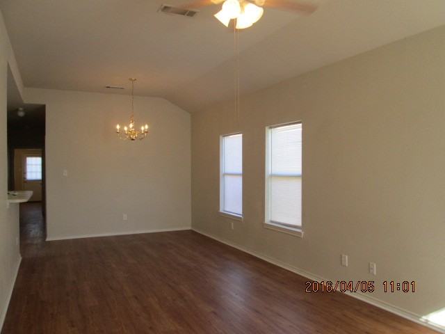 919 Walnut St - Photo 2 of 9