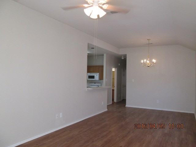 919 Walnut St - Photo 3 of 9