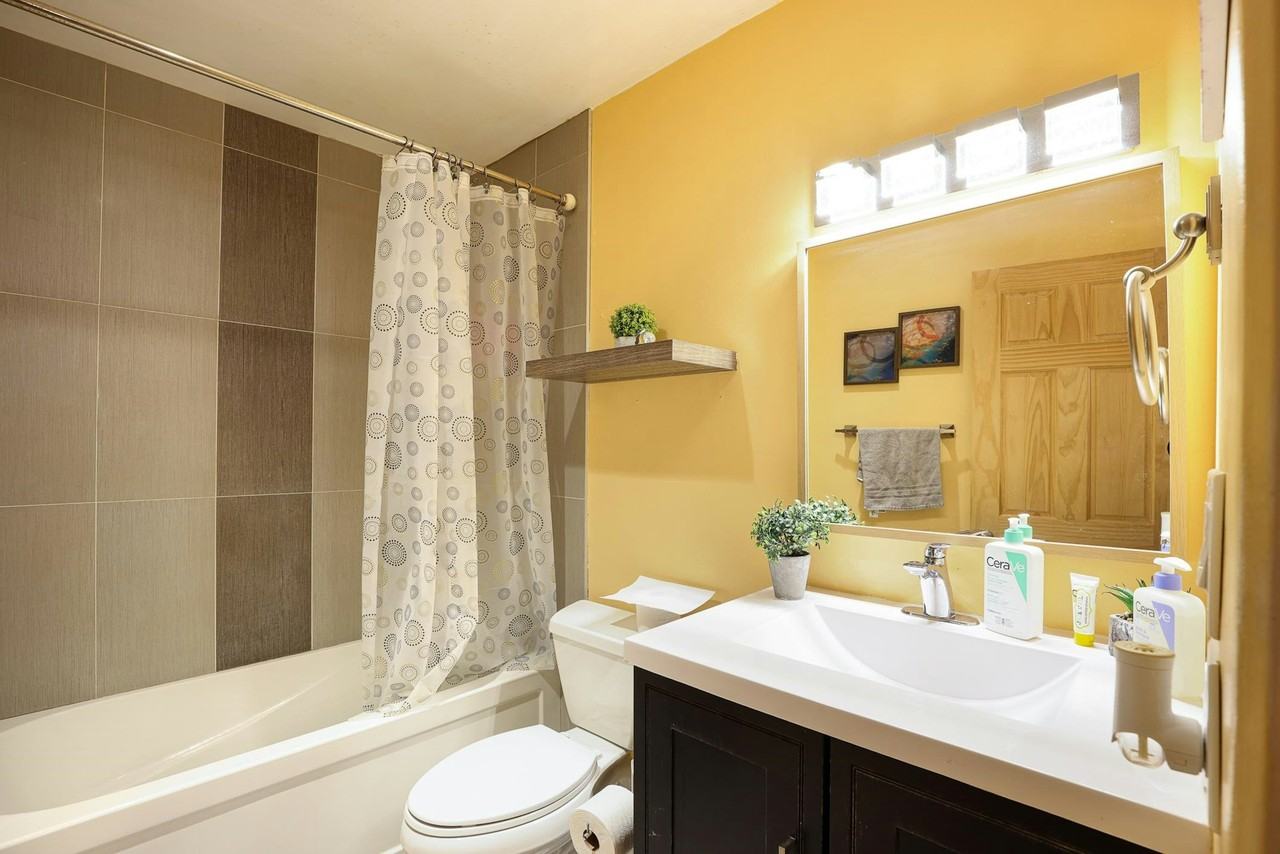 195 Mary Street - Photo 2 of 16