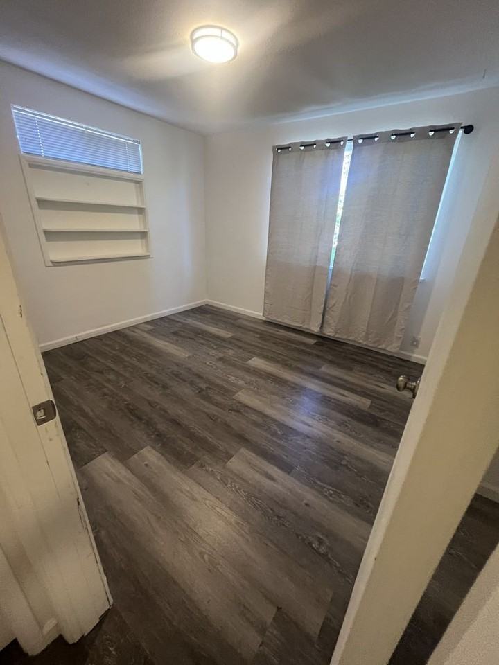 347 Jeffrey Dr - Photo 5 of 17