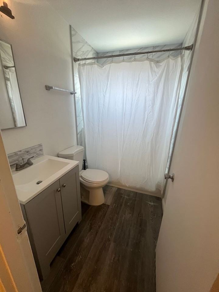 347 Jeffrey Dr - Photo 6 of 17