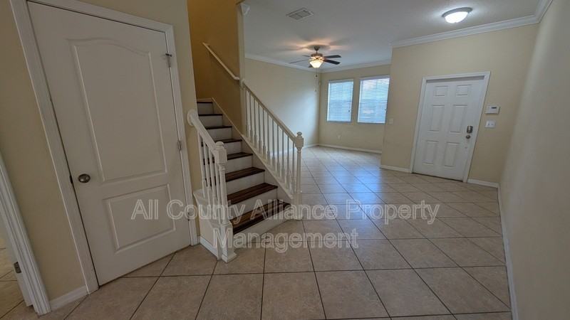 4272 Fennwood Ct - Photo 2 of 29