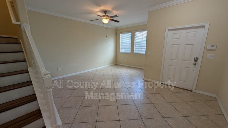 4272 Fennwood Ct - Photo 3 of 29
