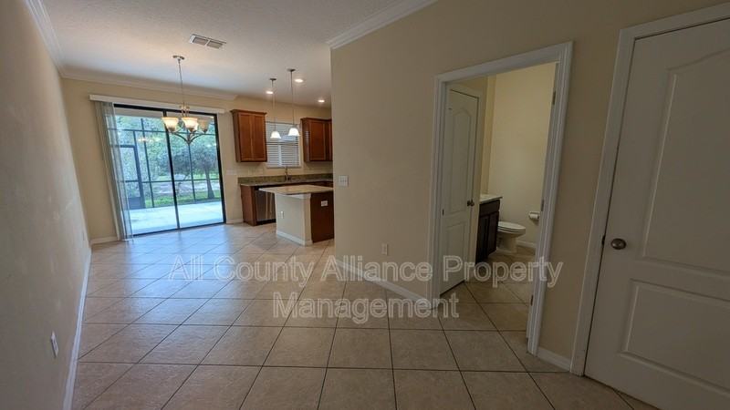 4272 Fennwood Ct - Photo 4 of 29