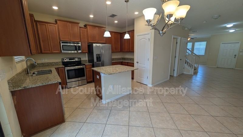 4272 Fennwood Ct - Photo 6 of 29