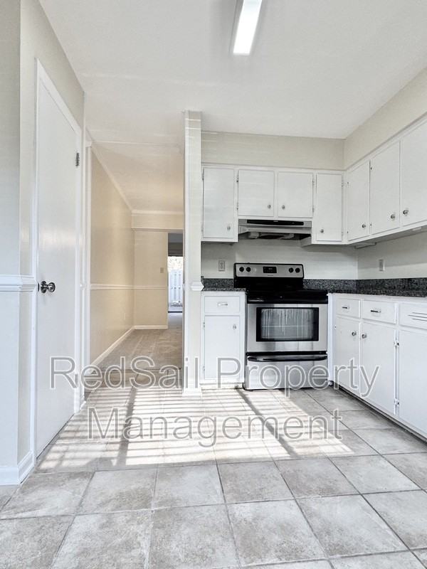 1067 Willow Green Dr - Photo 6 of 15