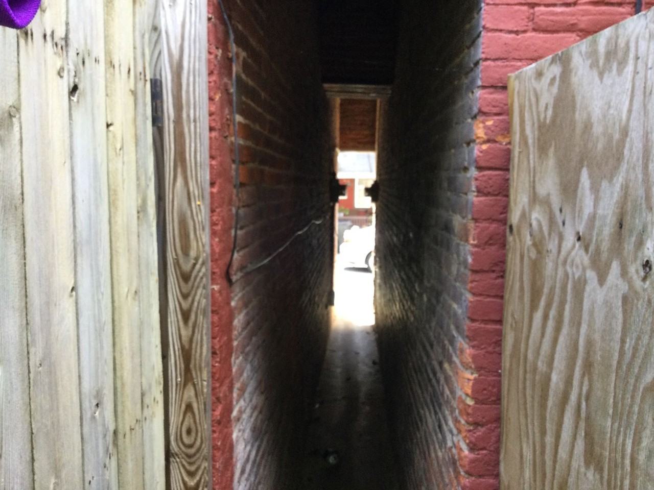 418 1/2 Howard Ave - Photo 6 of 8