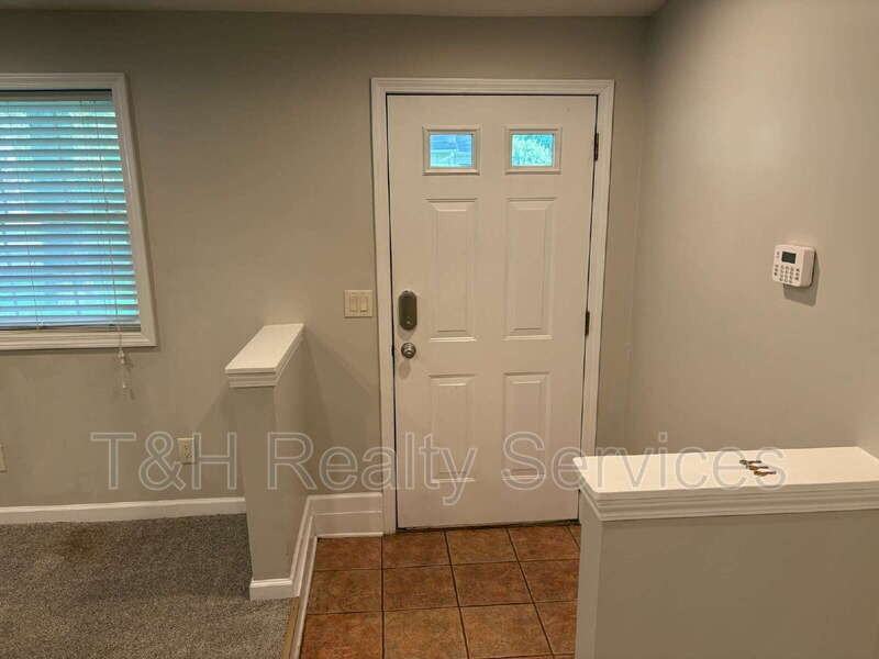5202 Patterson St - Photo 4 of 25