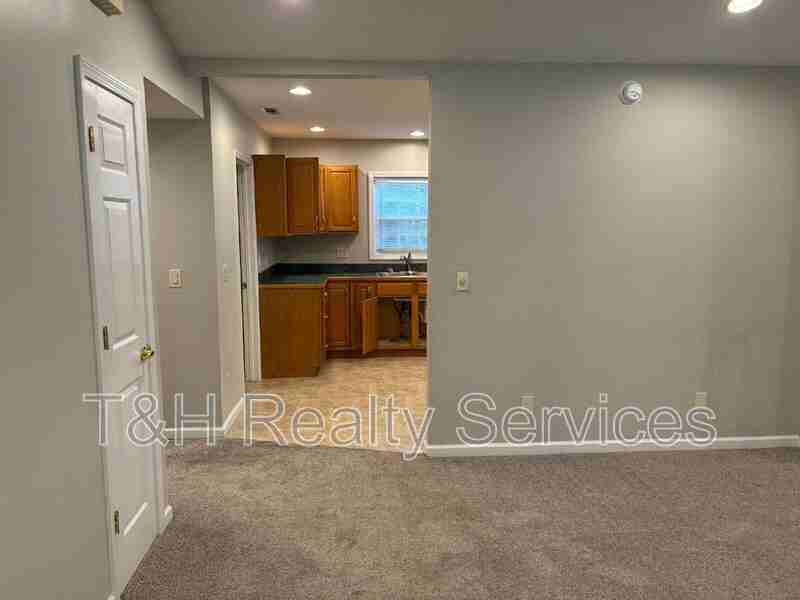 5202 Patterson St - Photo 5 of 25