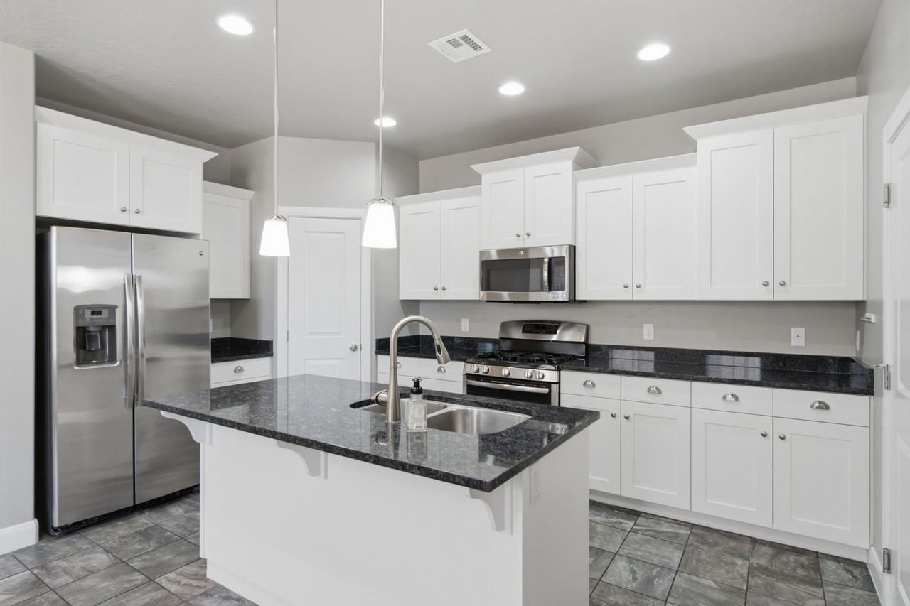 3629 S Atlanta Ln - Photo 2 of 36