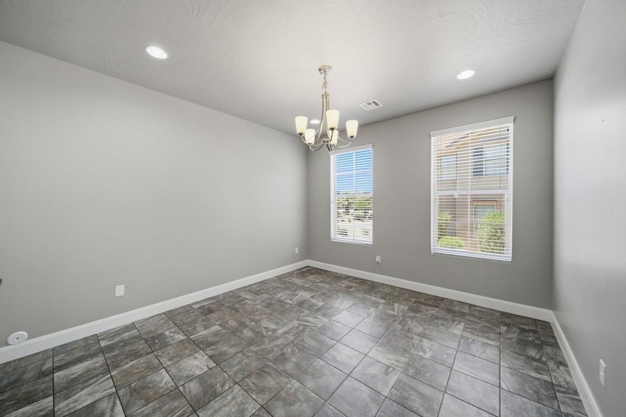 3629 S Atlanta Ln - Photo 4 of 36