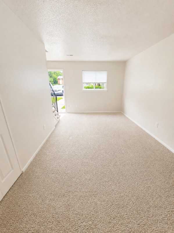 7135 Wentworth St - Photo 3 of 8