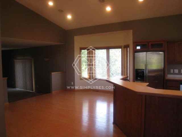 205 Maverick Ave - Photo 3 of 7