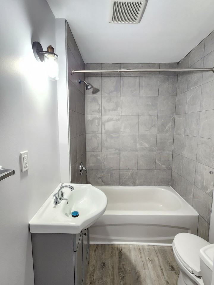170 Simcoe Street South #7 - Photo 2 of 12