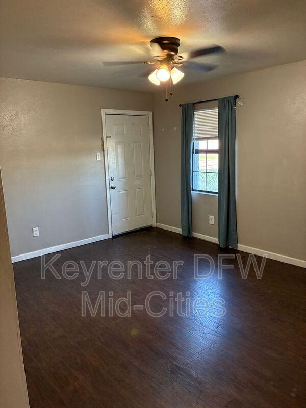 1117 Franklin St #10 - Photo 3 of 5