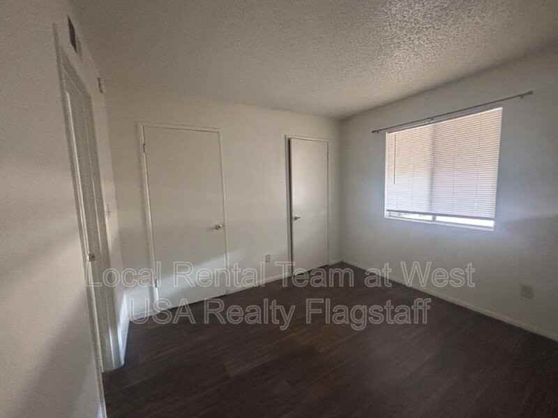 2219 E Dortha Ave #5 - Photo 5 of 16