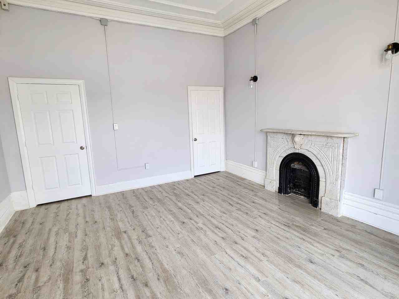 170 Simcoe Street South #7 - Photo 7 of 12