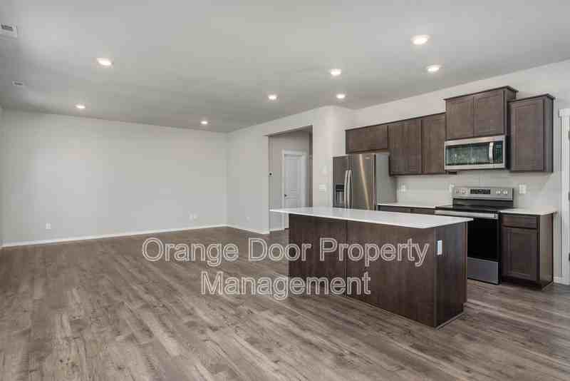 5611 151st Street Ct E - Photo 4 of 50