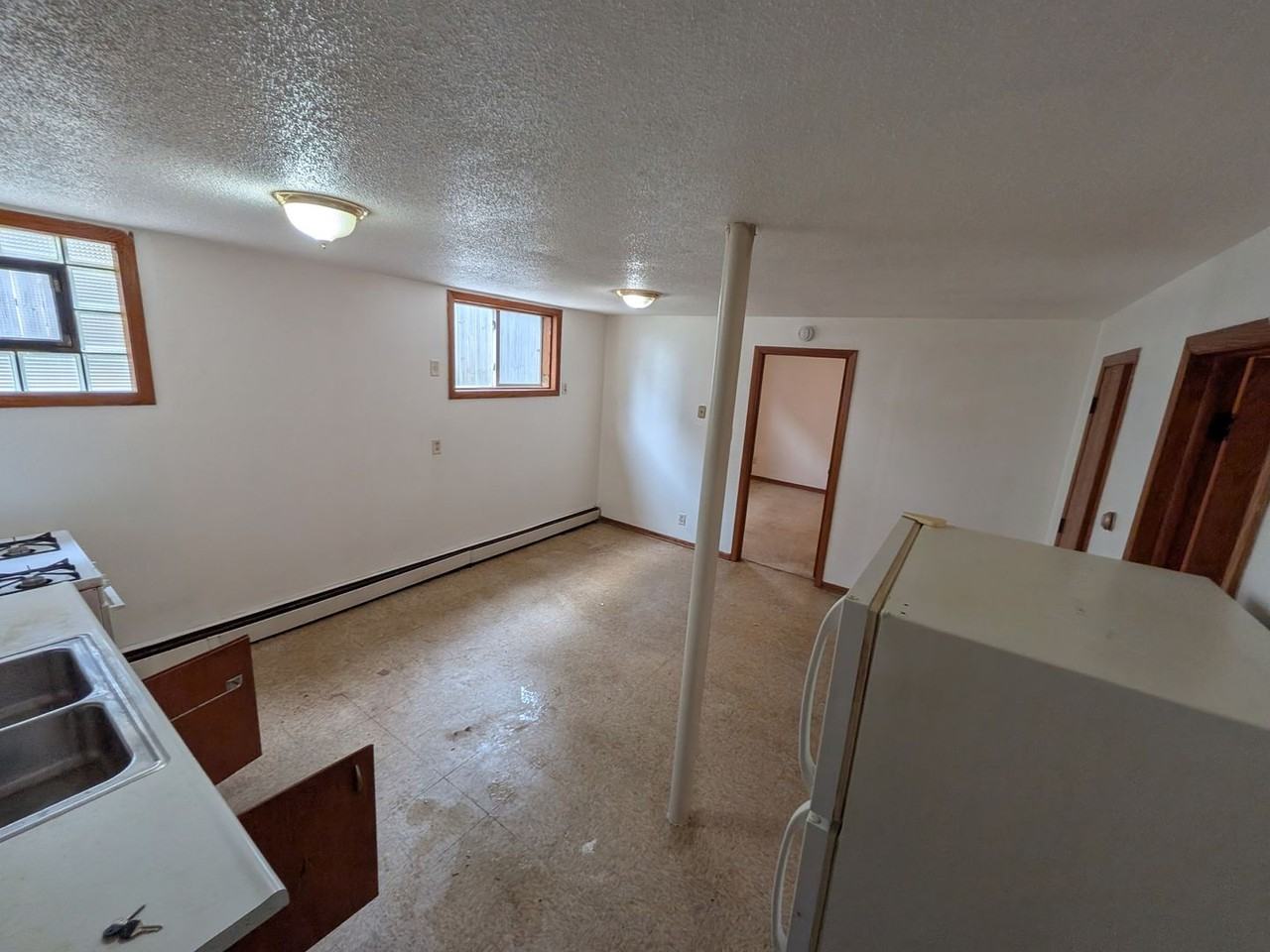 219 2nd St Ne #6 - Photo 3 of 7