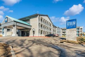 featured image of 2425 Atrium Way