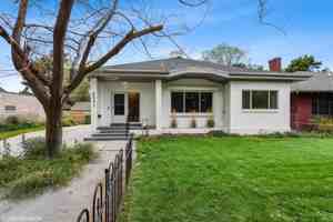 featured image of 2571 Van Buren Ave
