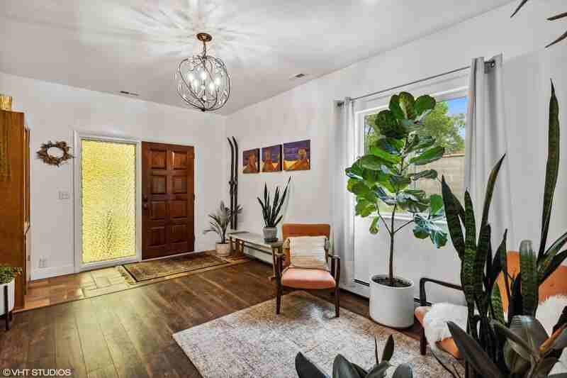 2571 Van Buren Ave - Photo 4 of 35