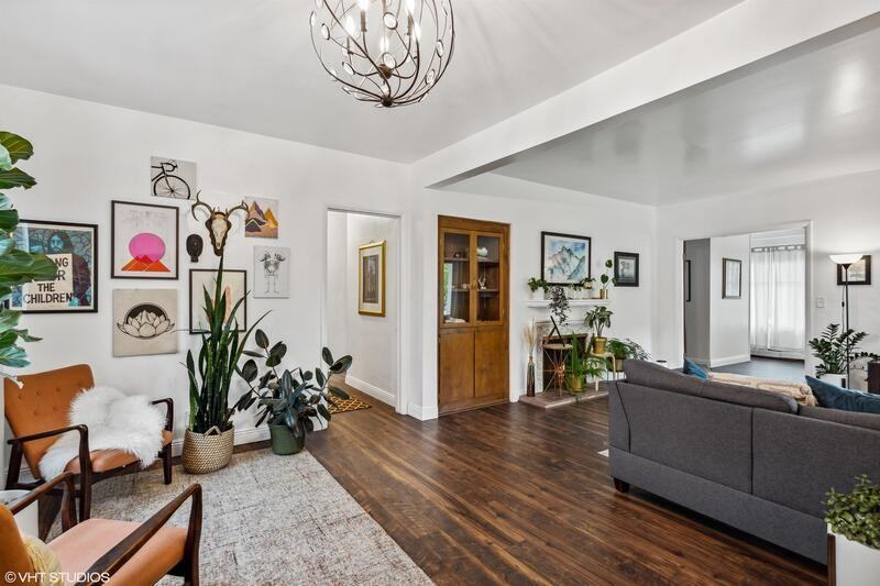 2571 Van Buren Ave - Photo 5 of 35