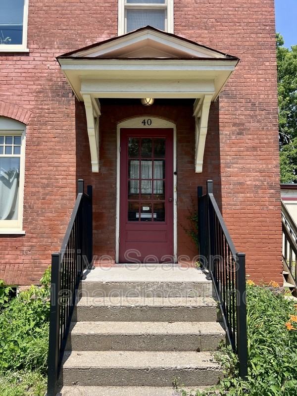 40 Monroe St - Photo 2 of 14