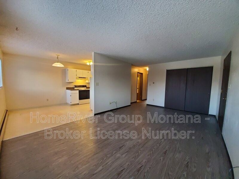 909 Pattee Creek Dr #B - Photo 3 of 11