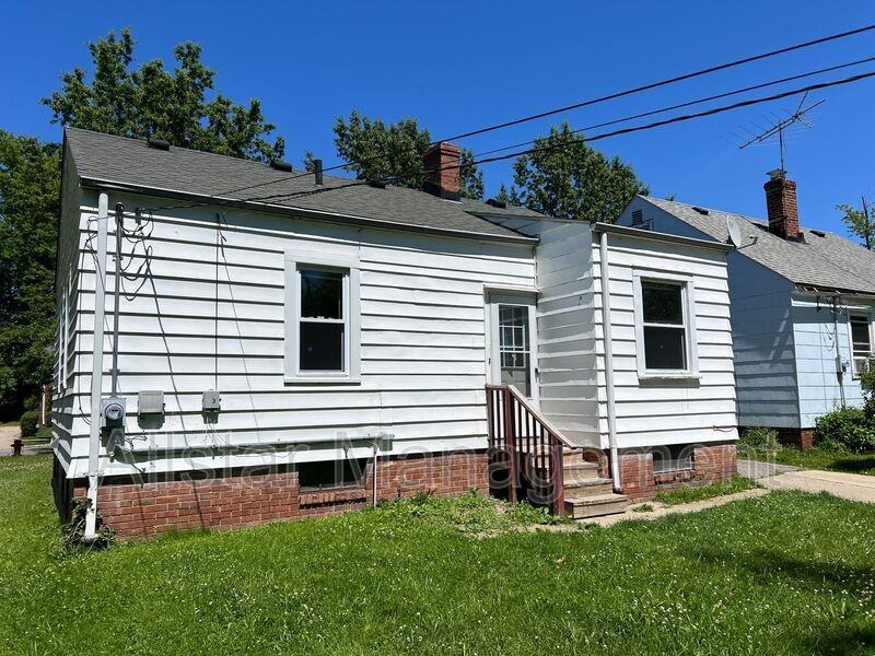 1480 E 196th St - Photo 2 of 24