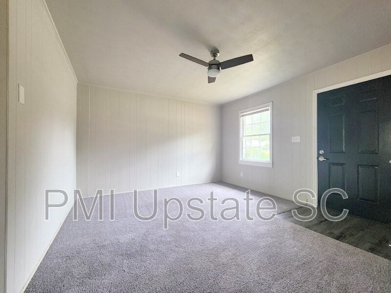 103A Looneybrook Dr - Photo 4 of 10