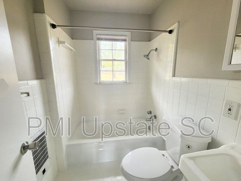 103A Looneybrook Dr - Photo 5 of 10