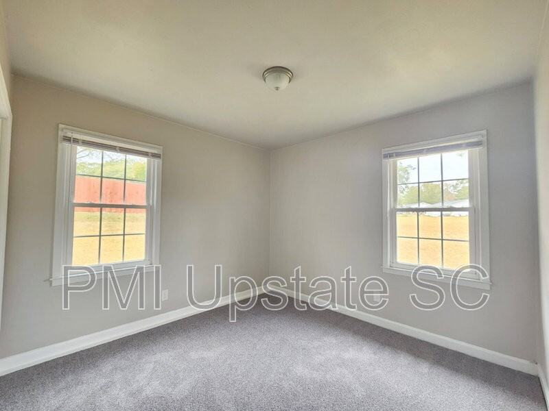 103A Looneybrook Dr - Photo 6 of 10