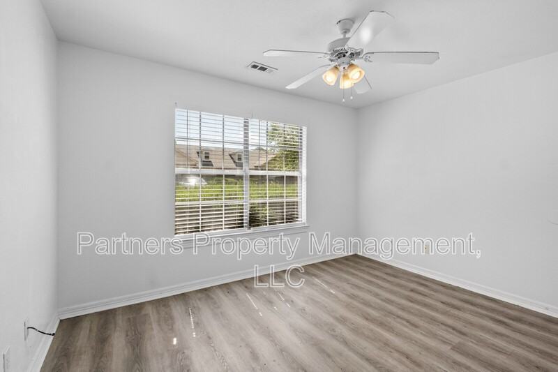 1128 W Hendrix St - Photo 7 of 14