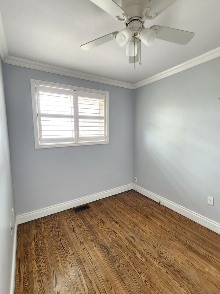 945 Willowdale Avenue #1 - Photo 7 of 11