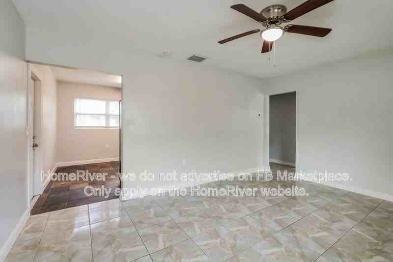 5809 Michigan Ave - Photo 3 of 20