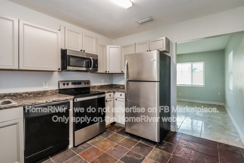 5809 Michigan Ave - Photo 7 of 20