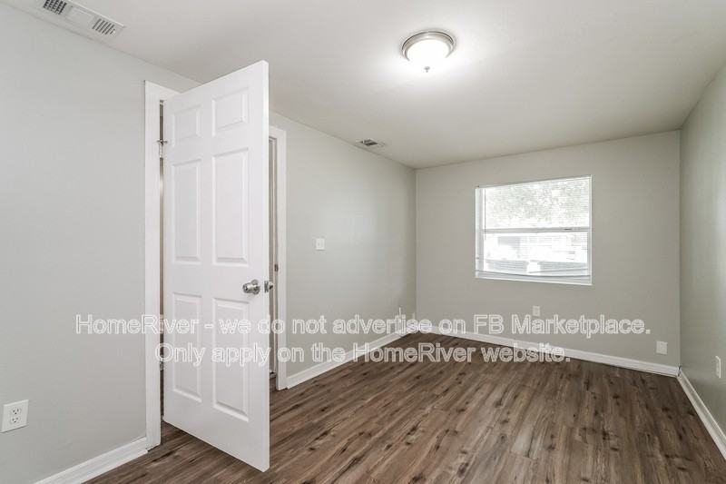 3011 Star St - Photo 3 of 21