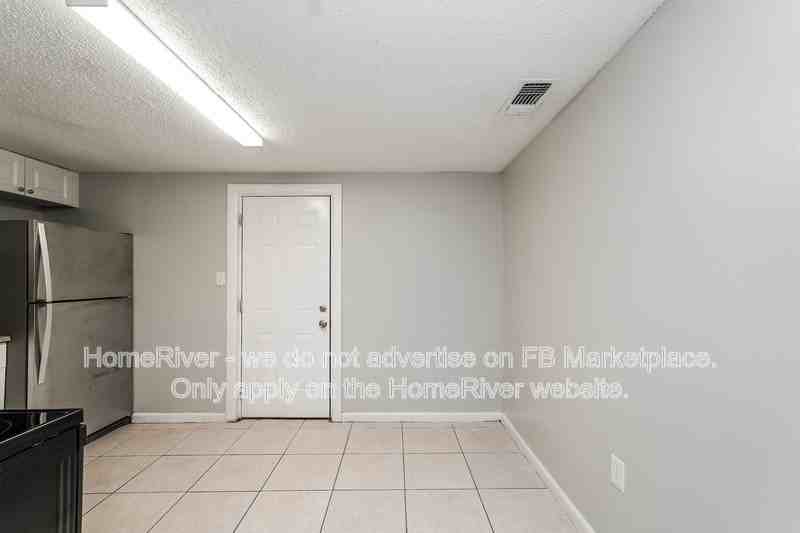3011 Star St - Photo 5 of 21
