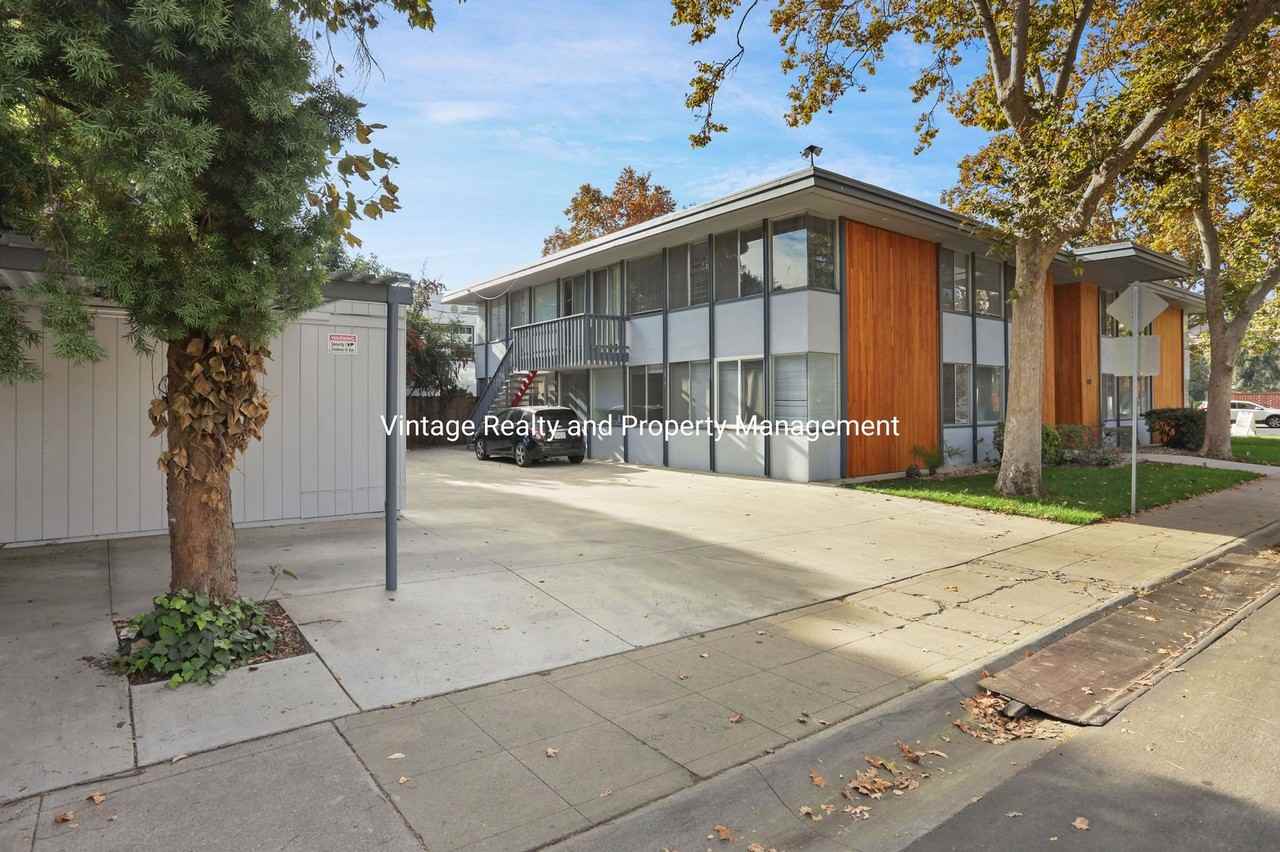 248 W Knoles Way - Photo 3 of 34