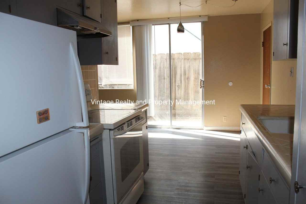 248 W Knoles Way - Photo 5 of 34