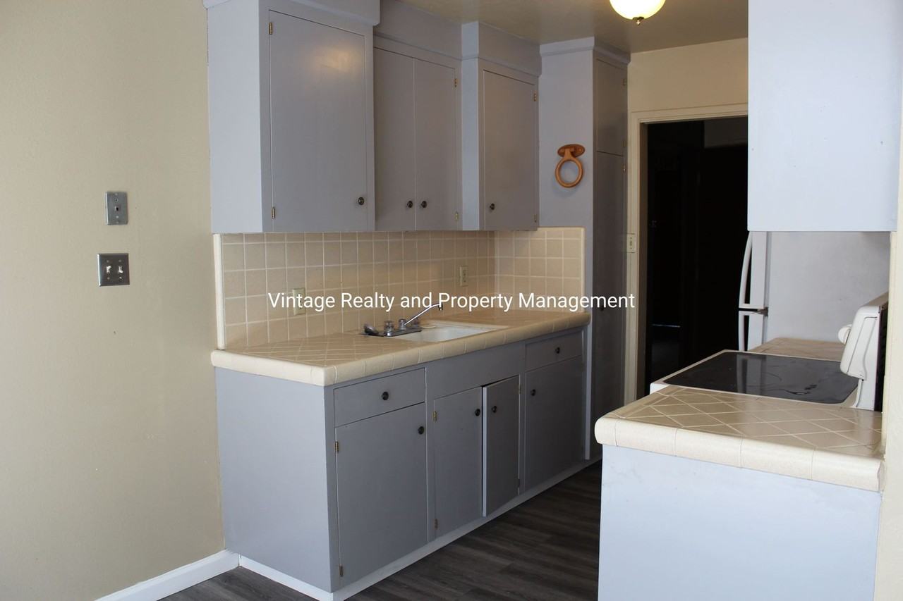 248 W Knoles Way - Photo 6 of 34