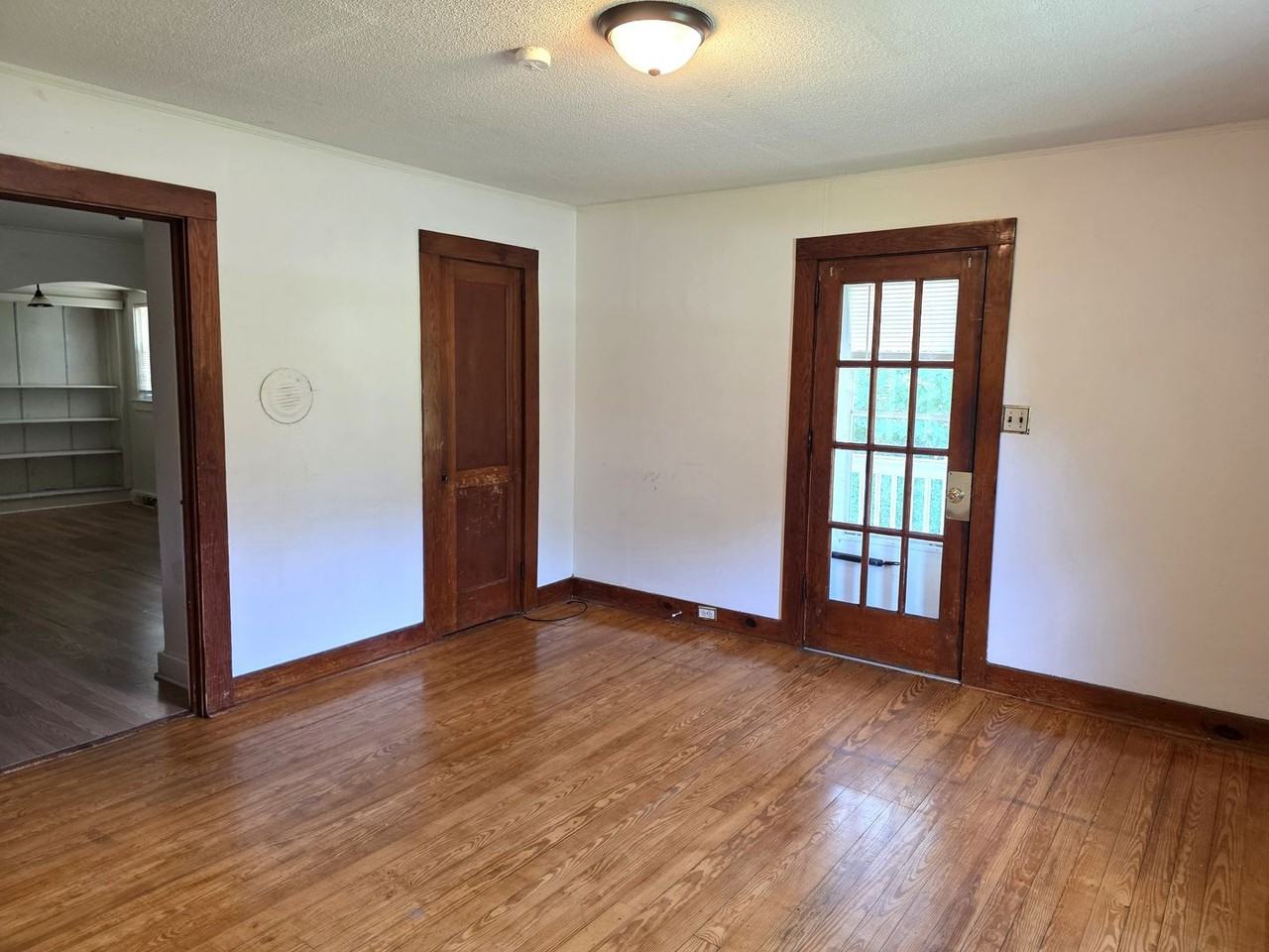 2560 S Main St - Photo 4 of 15