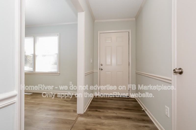 703 Woodlake Dr - Photo 3 of 20