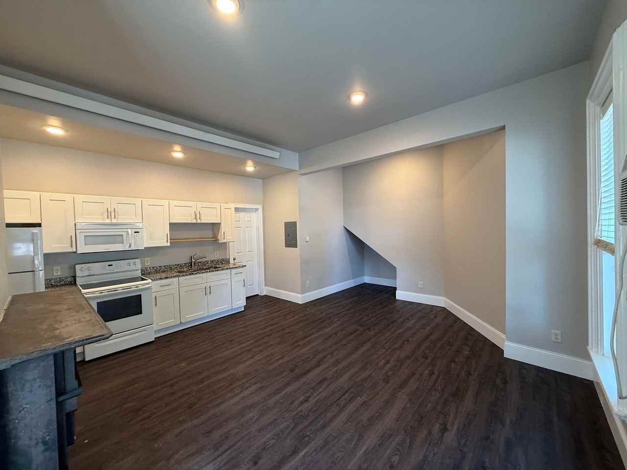 201 N. Spring Ave. - Photo 6 of 18