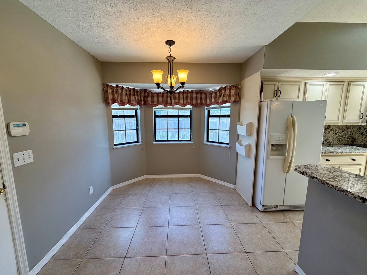 604 Mallory Dr - Photo 5 of 18